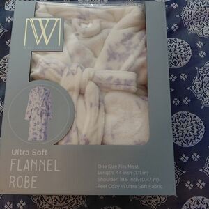 Wayland Square Ultra-Soft Flannel Robe in Cream with Lavender Floral